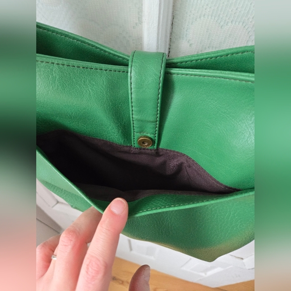 Matt & Nat Green Crossbody Bag Adjustable Strap - Picture 6 of 7